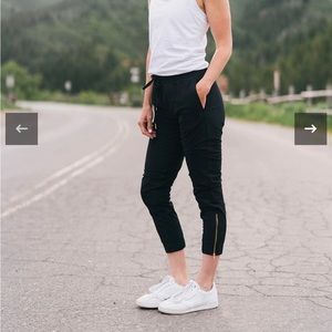 NWT BLACK Zyia everywhere zipper joggers